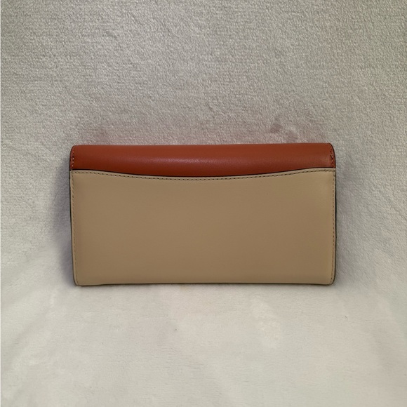 Coach Envelope Chain Wallet in Colorblock - Picture 3 of 10